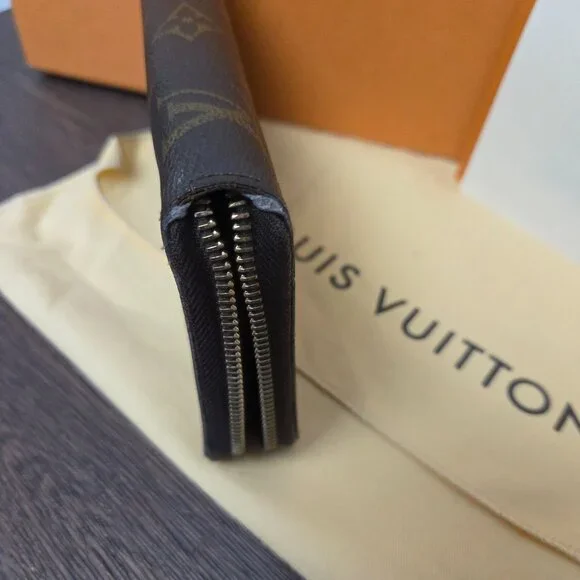Louis Vuitton Zippy Organizer! Hard to find! 😊 - Picture 14 of 15